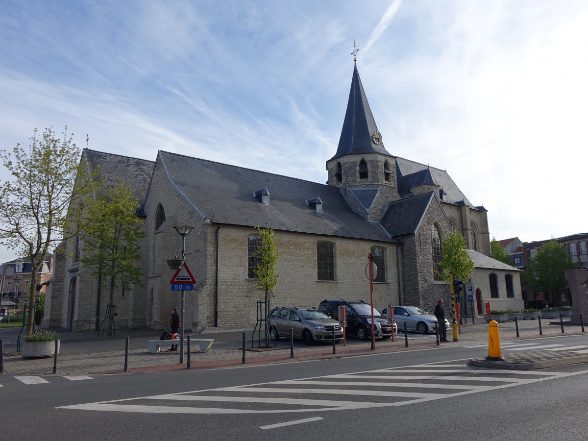 Zwijndrecht, Hl. Kreuz Kirche, erbaut im 16. Jahrhundert (29.04.2015)