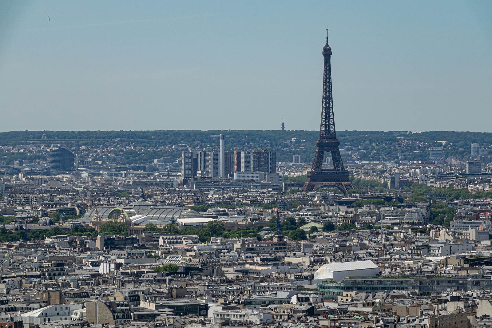 Blick von Mont Marte auf Paris und Turm Eiffel. Foto: Juni, 2023.