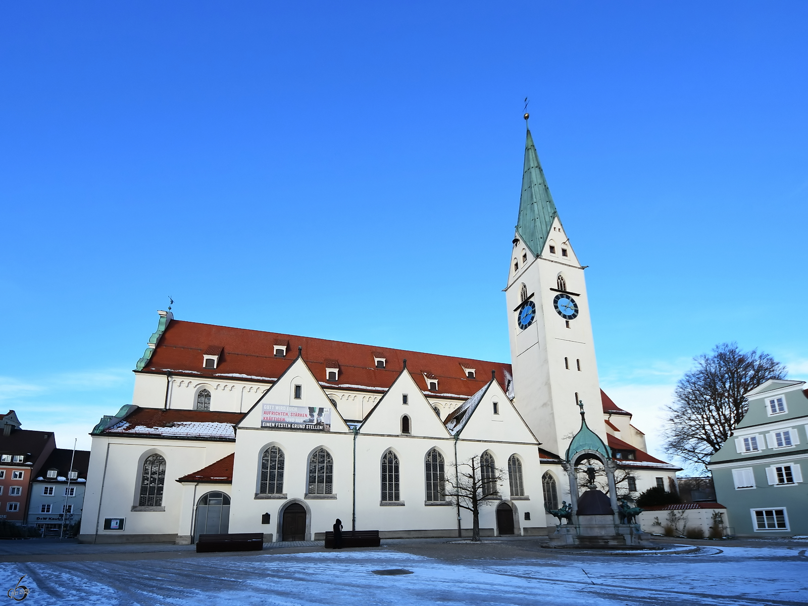 Die evangelisch-lutherische Stadtpfarrkirche St. Mang in Kempten wurde 1767 in den Rokoko-Stil und 1. Jahrhundert spter in den neugotischen Stil umgegestaltet, stammt aber in weiten Teilen aus dem 15. Jahrhundert. (November 2023)