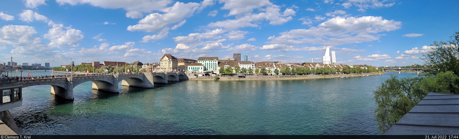 Panorama vom Rheinufer zwischen Mittlerer Brcke (l.) und Wettsteinbrcke in Basel (CH).

🕓 31.7.2022 | 17:44 Uhr