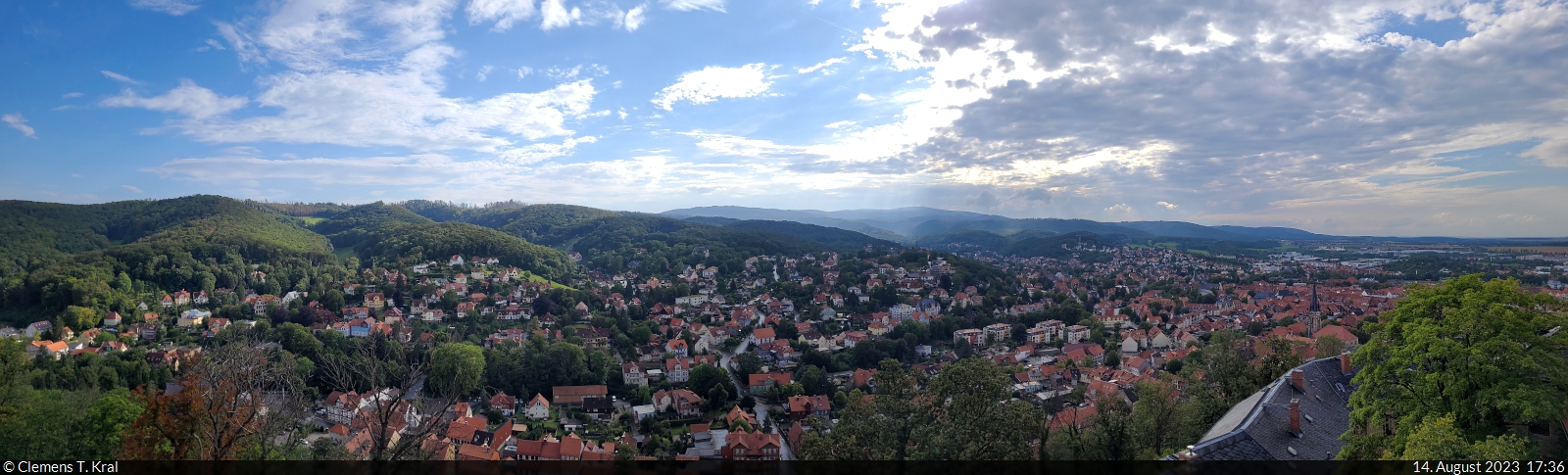 Panorama vom Schloss auf Wernigerode, die bunte Stadt am Harz.

🕓 14.8.2023 | 17:36 Uhr