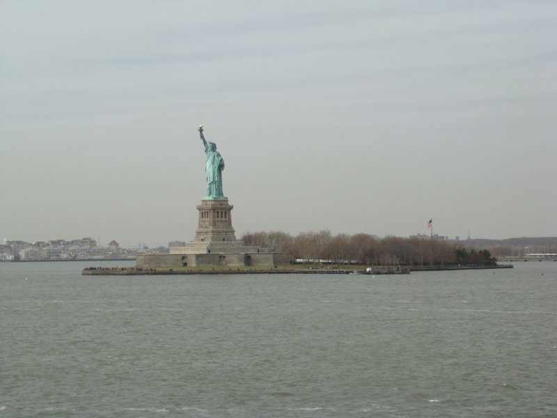 Blick auf Liberty Island am 08.04.08.