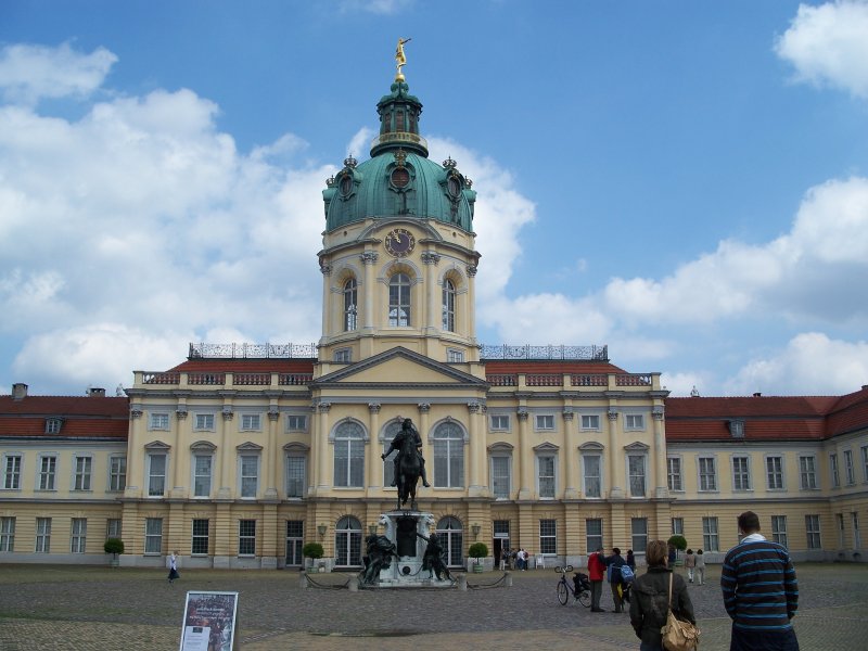 Blick auf das Schloss Charlottenburg in Berlin.