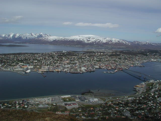 Blick vom Storsteinen auf Troms im Sommer; 07.06.2001 