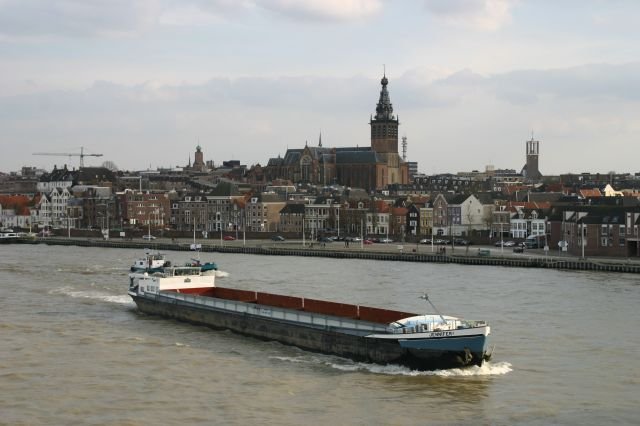 Blick ber den Rhein zum Stadtzentrum; 10.03.2007