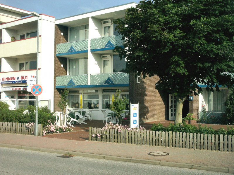 Blick zum Strandhotel St. Peter-Ording , 2003