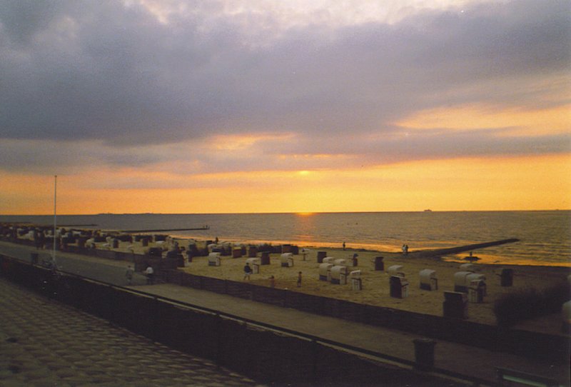 D�ser Strand in Cuxhaven am Abend 