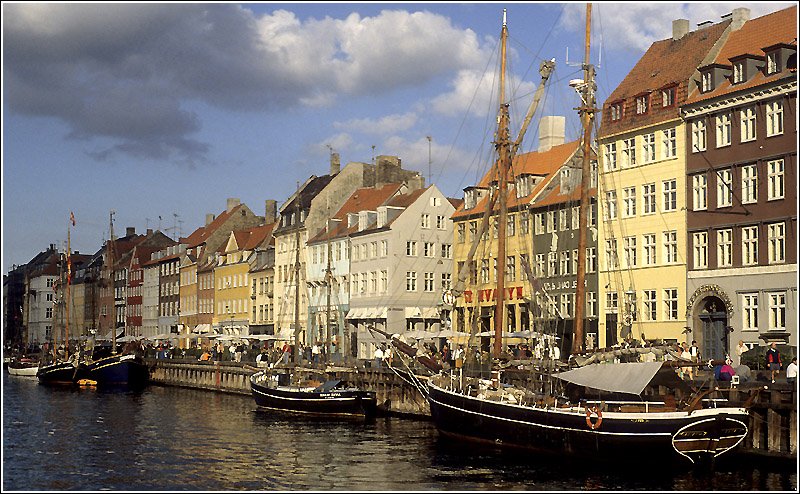Das klassiche Fotomotiv in Kopenhagen: der Nyhavn. 1990, Scan vom Dia (Matthias)