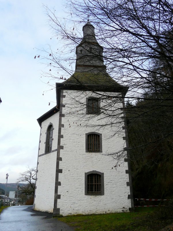 Der Turm der Loretokapelle in Clervaux (Luxemburg). Er sollte ursprnglich einem Einsiedler als Wohnung dienen. 16.01.08