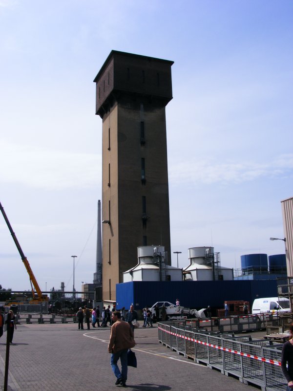 Der bungsturm der Grubenwehr der Zeche Auguste Victoria 3/7 in Marl beim Tag der offenen Tr am 9. Mai 2009.