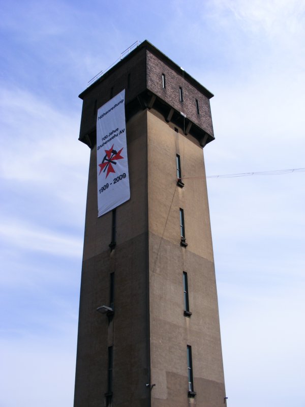 Der bungsturm der Grubenwehr der Zeche Auguste Victoria 3/7 in Marl beim Tag der offenen Tr am 9. Mai 2009.
