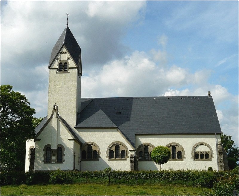 Die Kirche von Schrondweiler fotografiert am 15.06.08. (Jeanny)