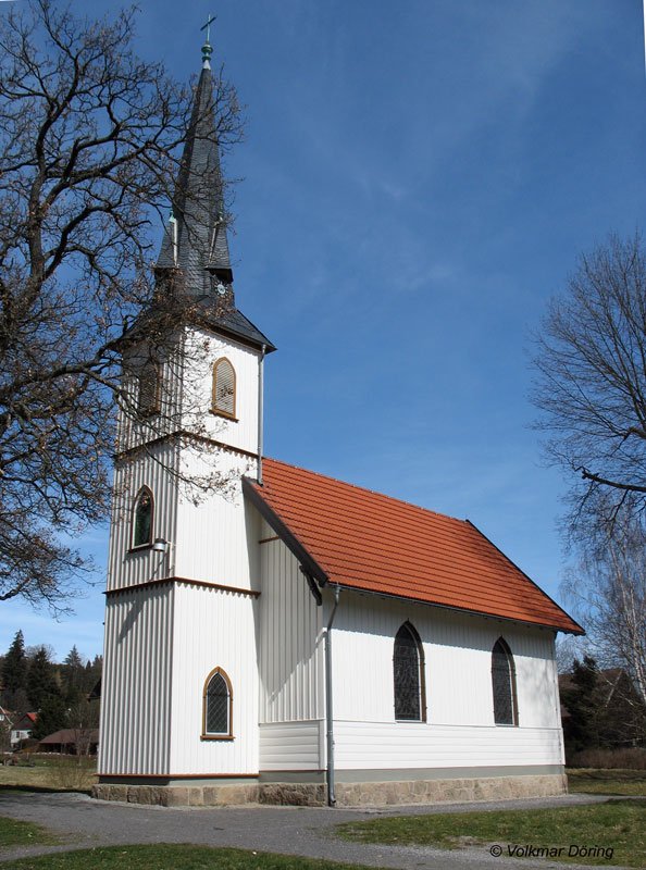 Die kleinste Holzkirche Deutschlands steht in Elend im Harz. (strenggenommen ist es ein verkleideter Fachwerkbau) - 05.04.2007
