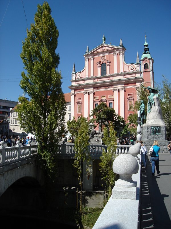Diese Aufnahme wurde bei den berhmten 3-Brcken geschoen im Hintergrund ist die Franziskanerkirche zu erkennen.  1.9.09