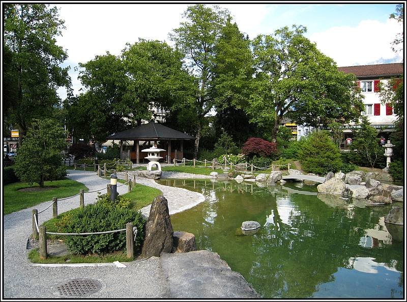 Ein kleiner japanischer Garten am Hheweg in Interlaken. (24.07.2008)