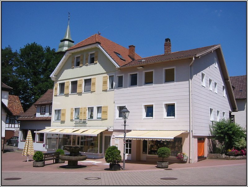 Ein typischen Gebude im historischen Ortskern von Bad Herrenalb. (02.07.2006)
