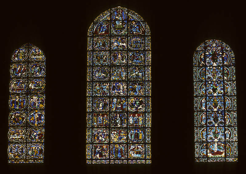Chartres, Kathedrale Notre Dame, sehr sch�ne Glasmalerarbeit der Kirchenfenster �ber