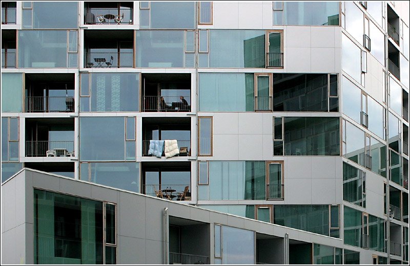 Glsernes Wohnen -

... in Kopenhagen-restad. VM House, Architekten: BIG (Bark Ingels Group)

27.08.2006 (M)