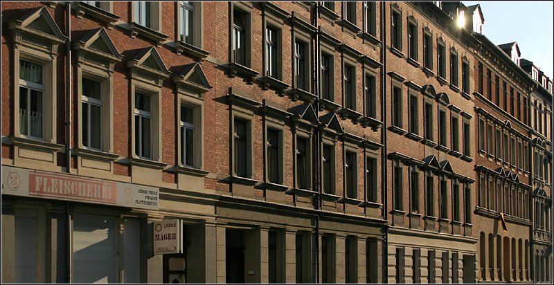 Grnderzeitliche Fassaden in der Georgstrae zwischen Schloteich und Mhlenstrae. 9.6.2006 (Matthias)