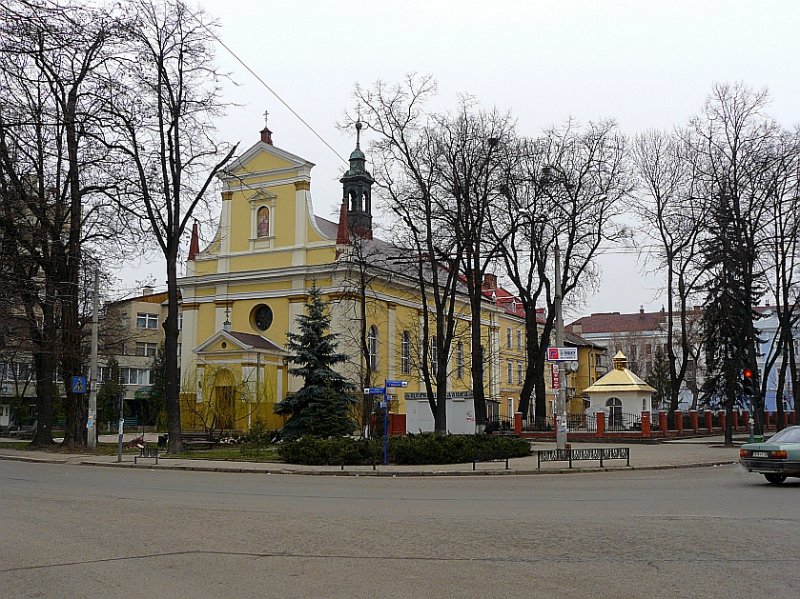Heilige Dreifaltigkeits Kirche in Ivano Frankivsk (Stanislau), Ukraine am 27-03-2008.