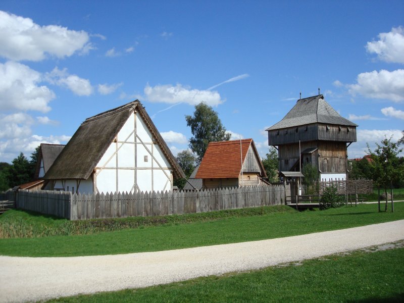 Kranzach/Oberschwaben
die Bachritterburg,ein in Europa einzigartiger Nachbau einer Holzburg des Niederadels aus dem 14.Jahrhundert