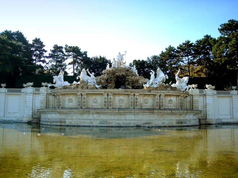 Neptunbrunnen unterhalb der Gloriette im Schlopark Schnbrunn. 19.10.08