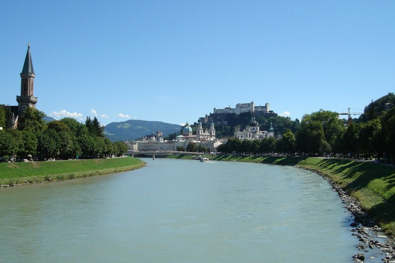 Salzburg vom Mllner-Steg aus gesehen. Blick zur Festung und Dom.19.08.8