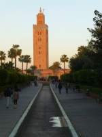 Marrakesch, das Minarett der Koutoubia-Moschee bei Sonnenuntergang.