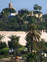 Blick auf die Festungsmauern und die Casbah Moschee.