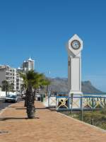 Der Clocktower des Rotary Club an der Beach Road zeigt zwar eine Zeit, geht aber wieder mal eine Dreiviertelstunde vor… Strand, 07.12.2010  