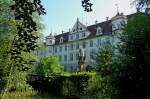 Bad Waldsee, das Schlo Waldsee, der sptgotische Neubau stammt von 1550, barocker Umbau von 1745, im Privatbesitz, Aug.2012