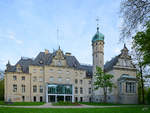 Das Jagdschloss Glienicke wurde 1682 bis 1693 errichtet und 1701 im Stil des franzsischen Barocks ausgebaut.