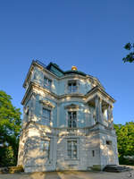 Der im bergang vom barocken zum klassizistischen Stil erbaute dreigeschssige Belvedere im Schlosspark Charlottenburg.