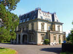 Vevey - La Tour-de-Peilz, Route de Saint-Maurice 74, Chteau de la Becque, Baujahr 1883-1888, jetzt Bro- und Gewerbehaus - 31.05.2014