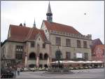 Das alte Gttinger Rathaus mit dem Marktplatz und dem Gnselieselbrunnen am 08.04.2007, nun aufgenommen mit meiner Digitalkamera.