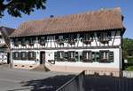 Eckartsweier, OT von Willsttt in der Ortenau, mit ca.1500 Einwohnern, das Rathaus wurde 1876 als Gasthaus erbaut, 1878 von der Gemeinde erworben und als Rathaus genutzt, Mai 2020