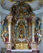 Rokokoaltar mit Gnadenbild (Sptgotik) in der Mitte und in der Bekrnung die Heiligste Dreifaltigkeit, an den Seiten die hl.