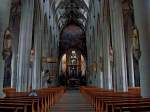 berlingen am Bodensee, der Innenraum der fnfschiffigen Basilika, der sptgotische Bau wurde 1350-1576 errichtet, mit bedeutendem Hochaltar 1613-16 gefertigt vom Holzschnitzer Jrg Zrn Juli 2010 