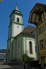 Waldshut am Hochrhein, die katholische Stadtpfarrkirche Liebfrauen, 1804-08 im klassizistischen Stil erbaut, dabei wurden der gotische Chor und die Sakristei aus dem 13.Jahrhundert mit verwendet, Mai