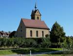 Niederrotweil im Kaiserstuhl, die Kirche St.Michael mit dem berhmten Schnitzaltar von HL aus dem 16.Jahrhundert, Sept.2012