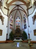 Schnau, Chor mit Hochaltar aus dem 16.Jahrhundert in der Pfarrkirche, Aug.2013