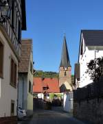 Drrenbach, Blick durch die Hauptstae zur Kirche St.Martin, Sept.2015