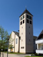 Rheinhausen, die Kirche St.Achatius im Ortsteil Niederhausen, Mai 2016 