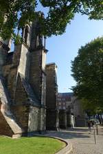 Hamburg am 1.10.2020: ein Teil der erhaltenen sdlichen Auenmauer der Ruine der Hauptkirche St.