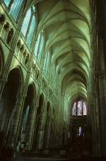 Soissons, Kathedrale Saint-Gervais-et-Saint-Protais, Mittelschiff nach Osten.
