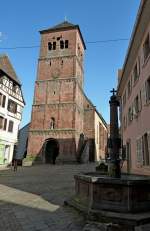 Zabern (Saverne), die ehemalige Stiftskirche mit dem romanischen Turm, heute Pfarrkirche  Mari Geburt  , Okt.2012