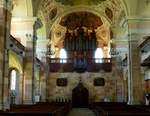 Ebersmnster, Blick zur Orgelempore in der Abteikirche mit der historischen Silbermannorgel, Mai 2013