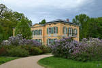 In der Villa Quandt auf dem Pfingstberg befindet sich da Theodor-Fontane-Archiv.