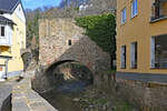 Bad Mnstereifel - An der Schopforte ber die Erft, Teil der gut erhaltenen Stadtmauer - 09.03.2024