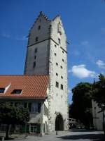 Ravensburg in Oberschwaben, das Frauentor mit seinen vier Staffelgiebeln, frher Niederes Tor genannt, 36m hoch, geht zurck auf das Jahr 1318, Aug.2008 